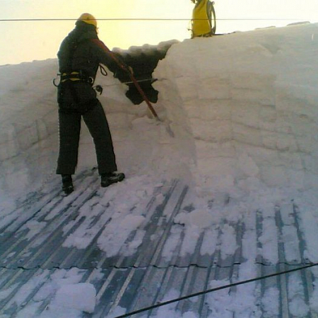 Уборка снега цена в Приморске